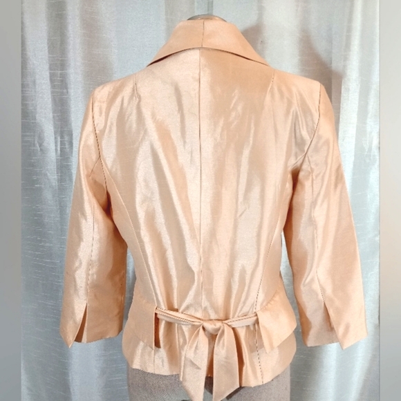 Larry Levine Satin Suit Jacket, Gold, Spread Collar, pearlized Buttons, Flaps, 4 - Picture 4 of 10